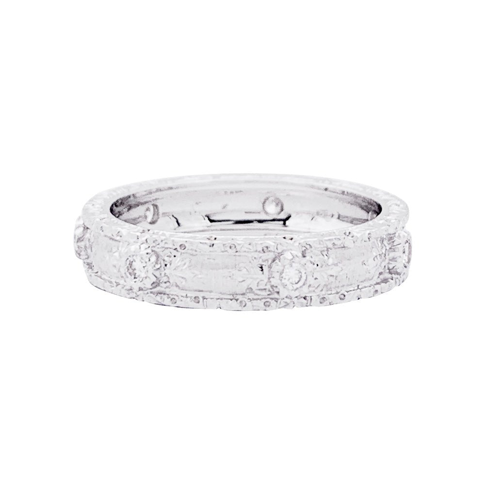 Buccellati “Eternelle Macri Capri” ring in white gold, diamonds