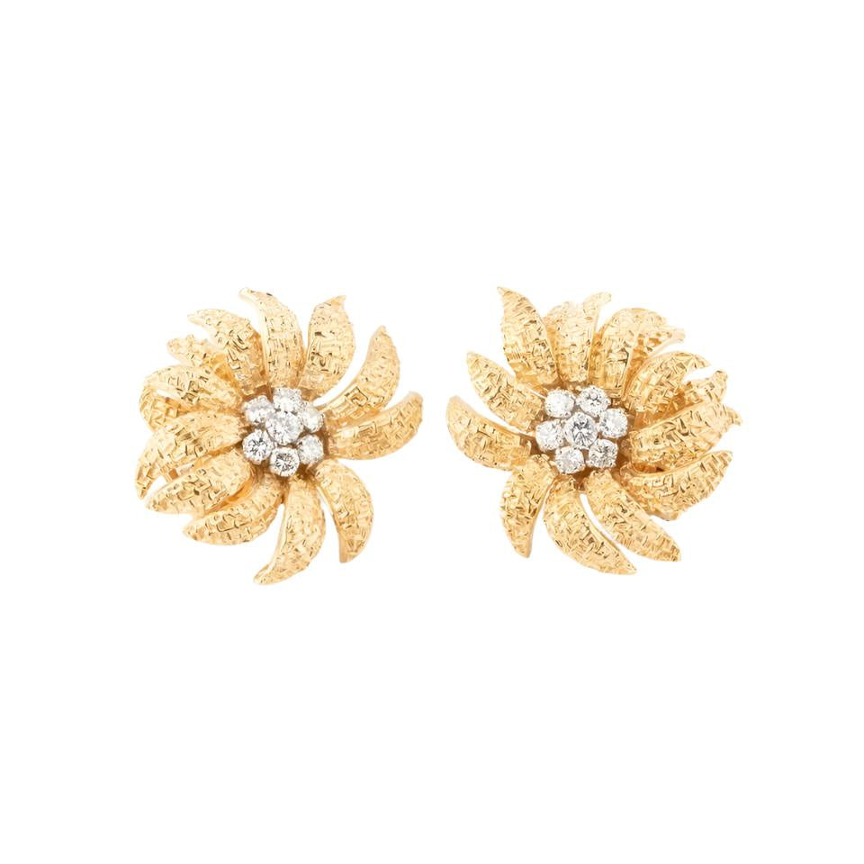 VAN CLEEF ARPELS earrings in yellow gold and diamonds – Castafiore