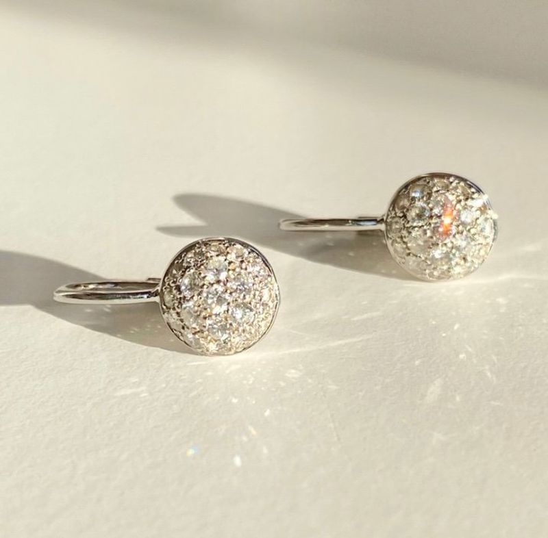 Boucles D'oreilles En Or Blanc 18 Carats Avec Diamants - Fermoir Papillon, Neuves Sans Boîte