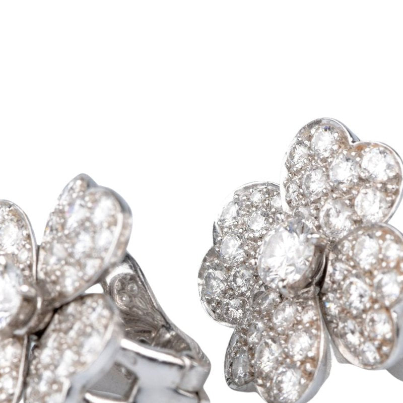 Boucles d'oreilles VAN CLEEF & ARPELS "Cosmos" en or blanc et diamants - Castafiore