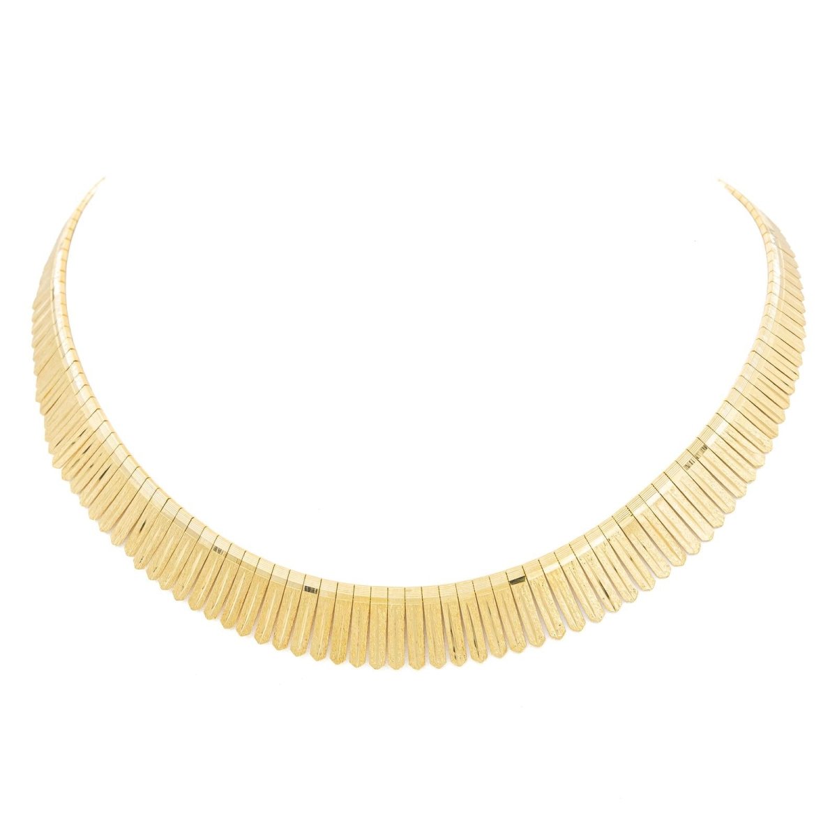 joli collier vintage en métal doré joli collier vintage en métal doré