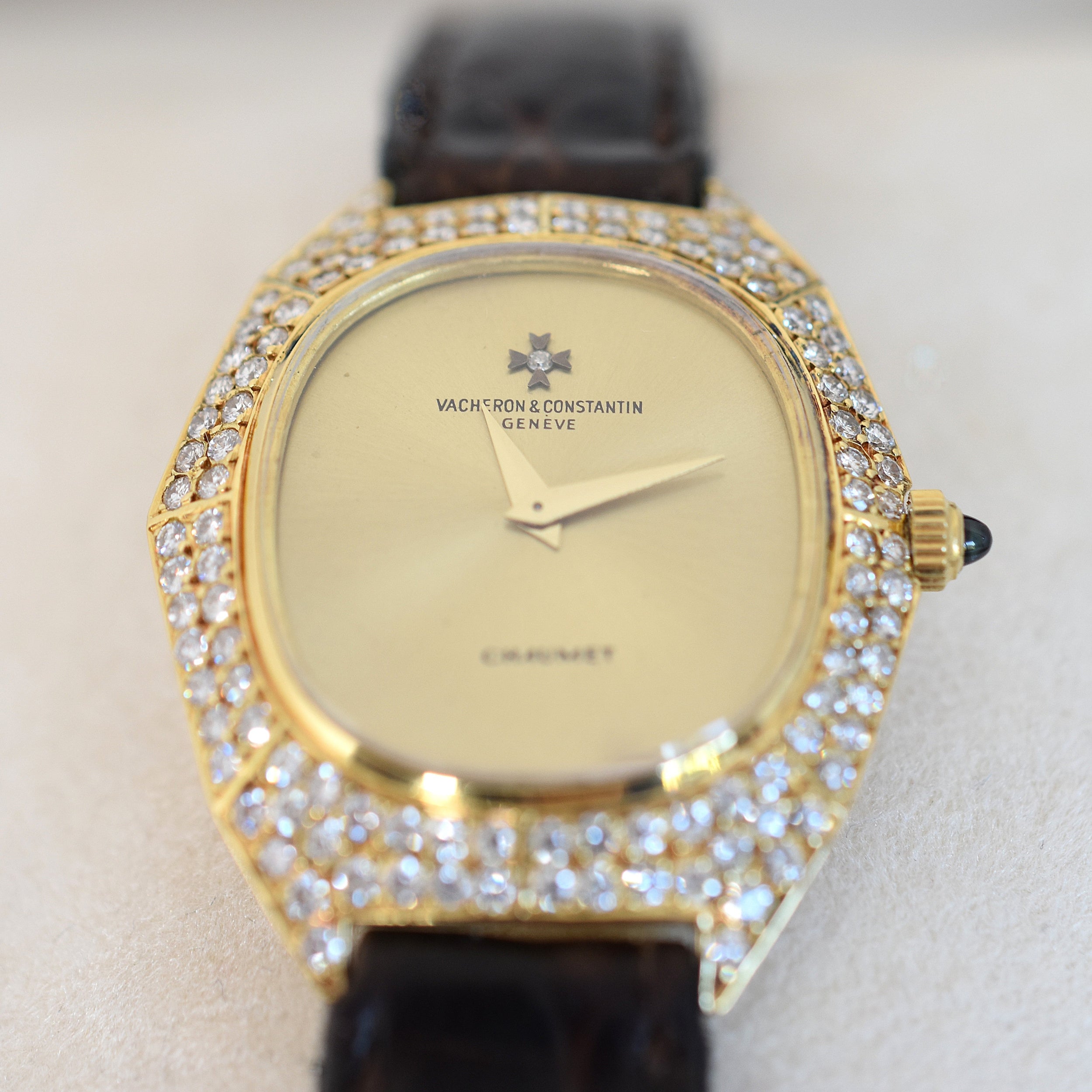 Montre VACHERON CONSTANTIN POUR CHAUMET en or jaune, cuir et diamants