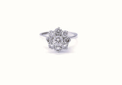 Bague Marguerite en or blanc et diamants