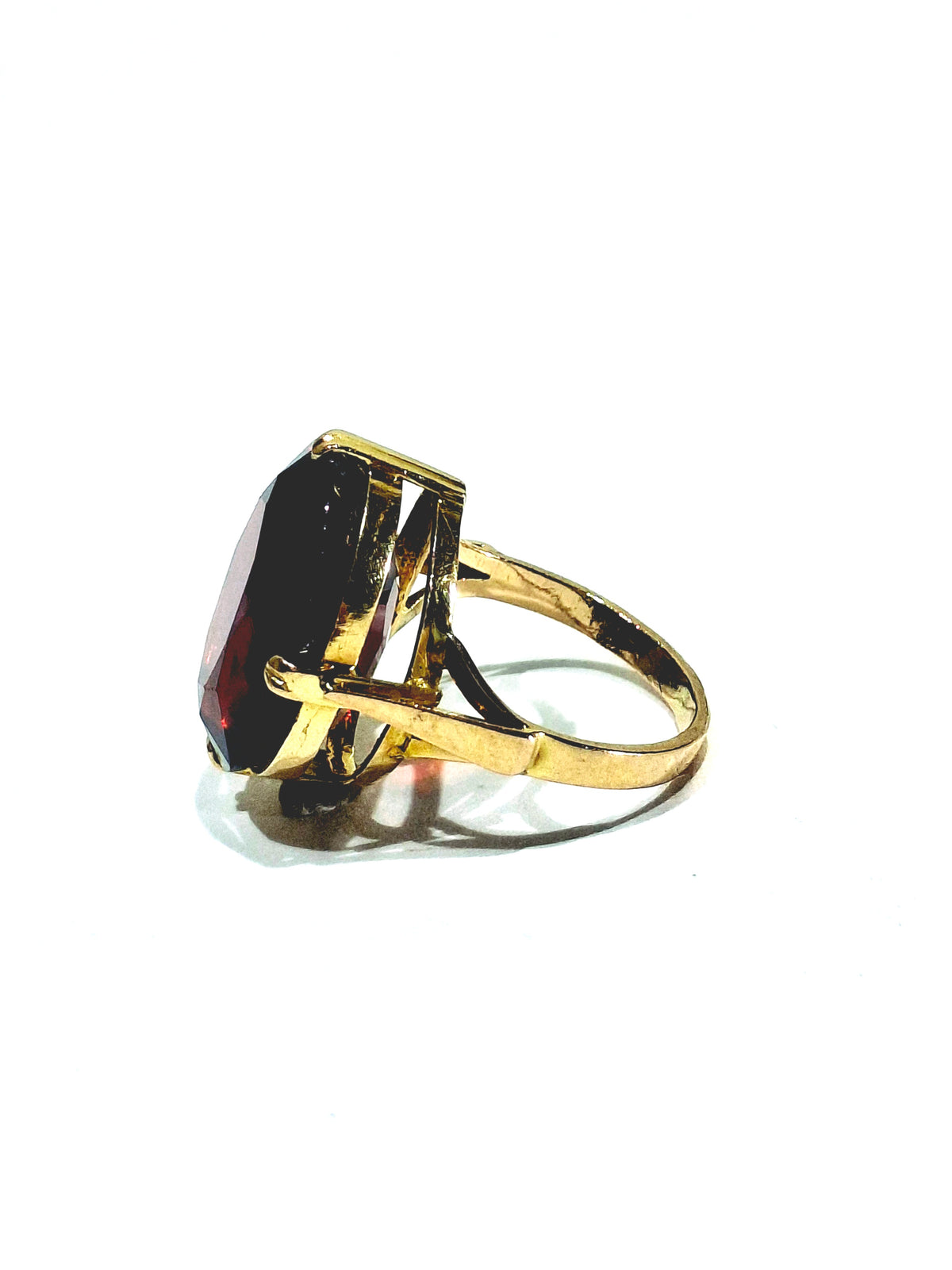 Bague Cocktail en or champagne et grenat
