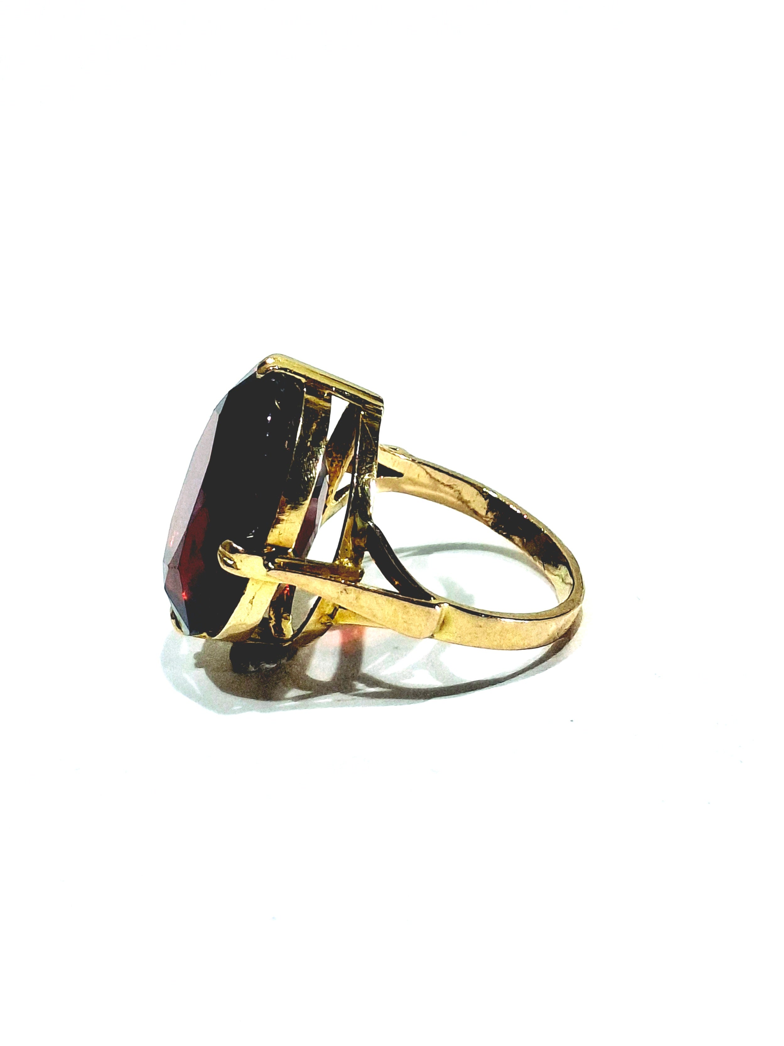 Bague Cocktail en or champagne et grenat