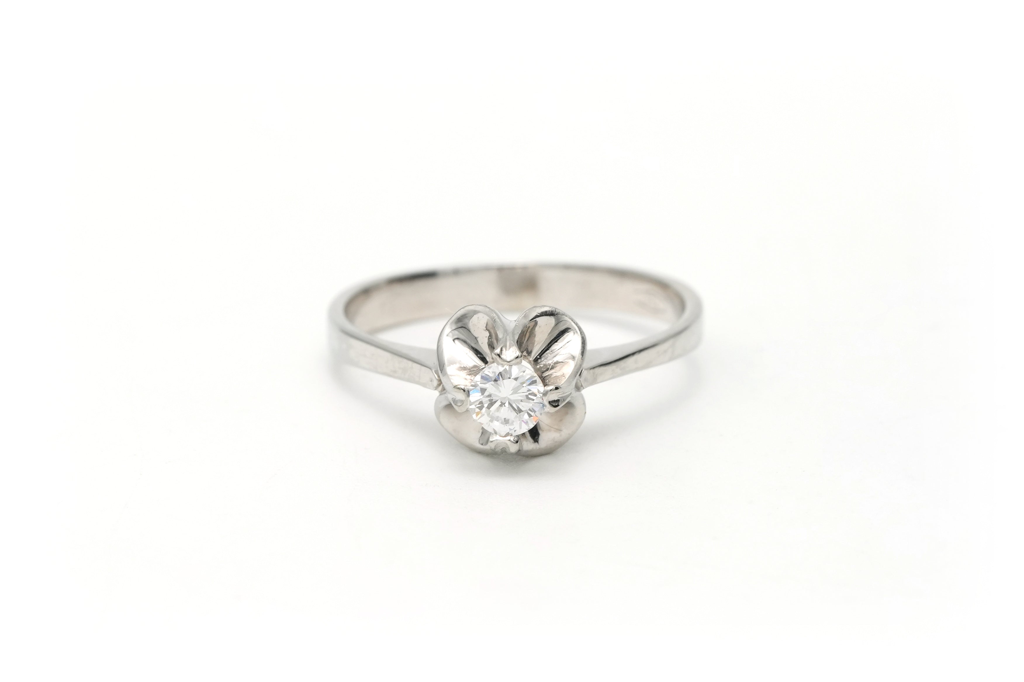 Bague Solitaire en or blanc et diamant
