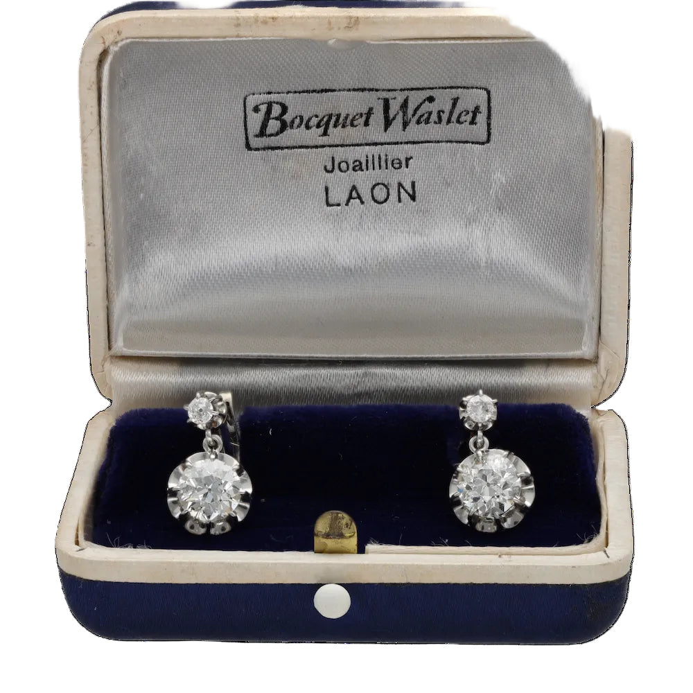 Boucles d'oreilles Dormeuses en or blanc, platine et diamants