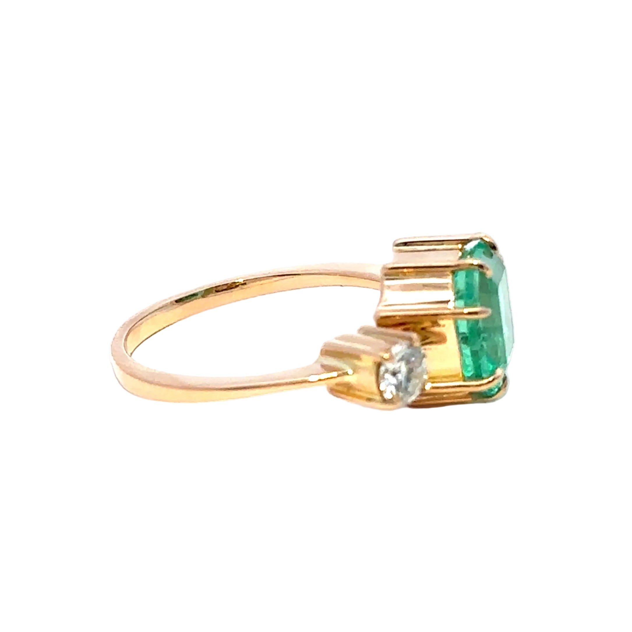Bague Solitaire en or jaune, émeraude et diamants