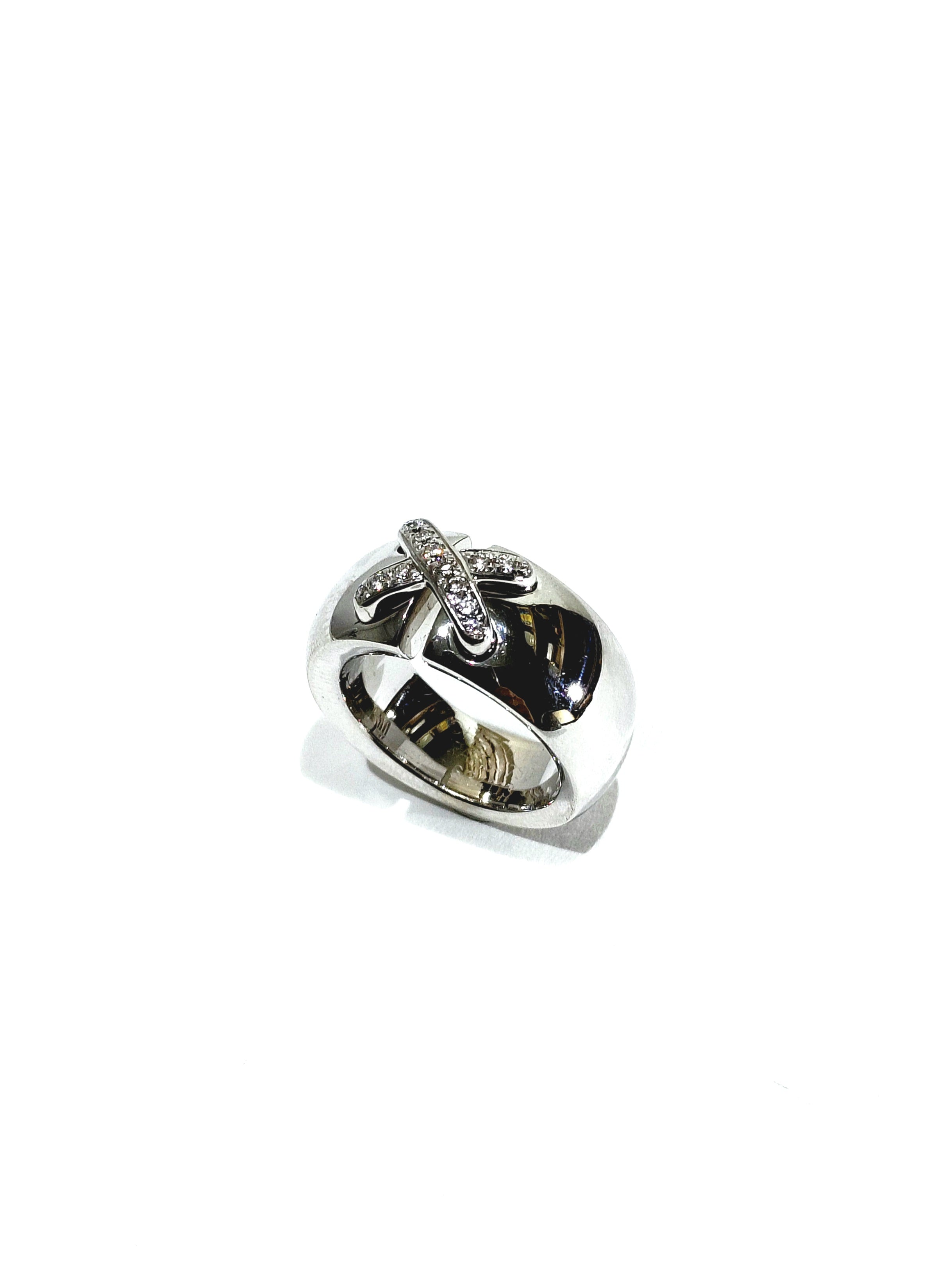 Bague CHAUMET en or blanc et diamants