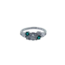 Bague Solitaire en or blanc, diamants et émeraudes