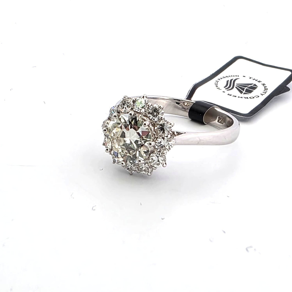 Bague Entourage en or blanc et diamants