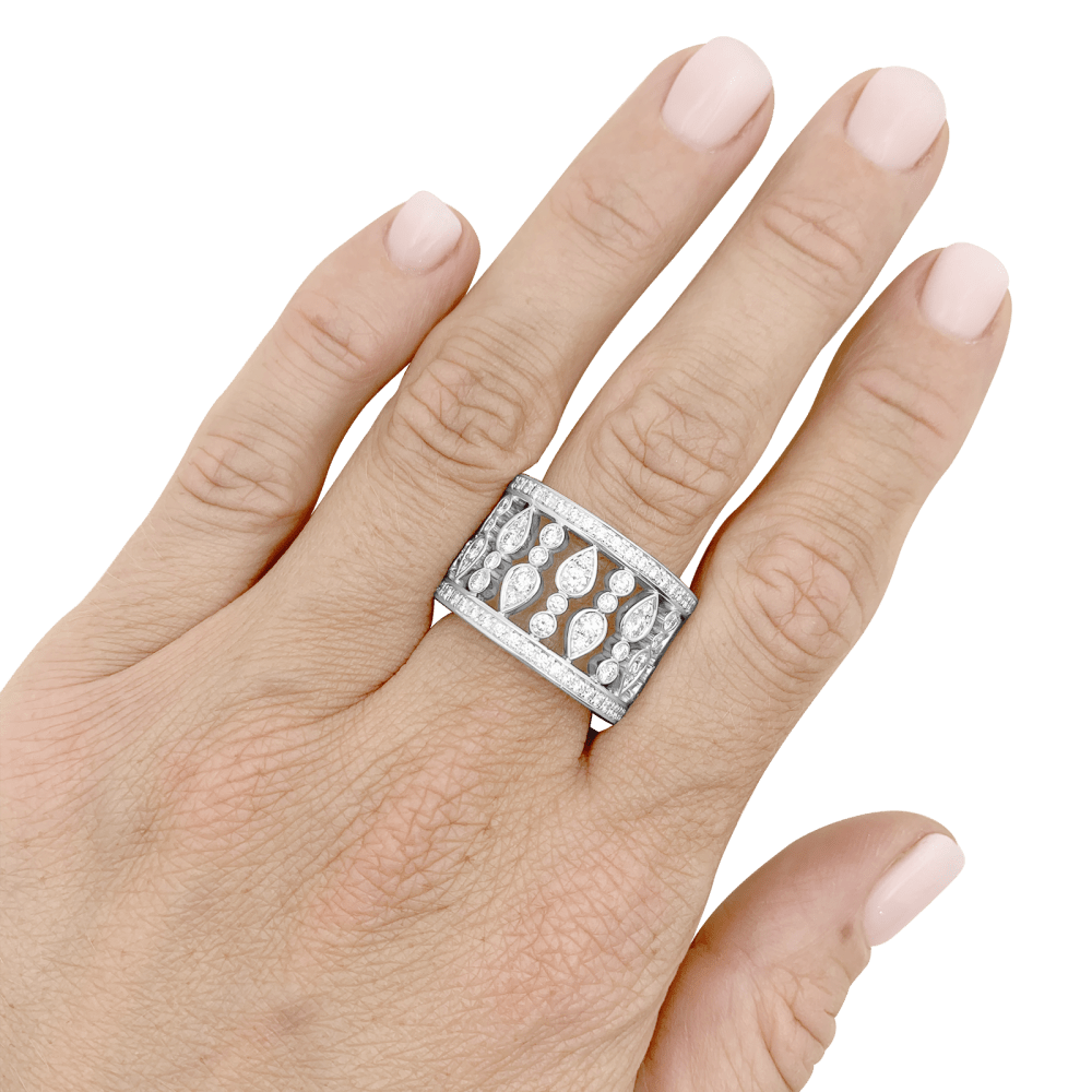 Bague Chopard, "Haute Joaillerie" or blanc et diamants.