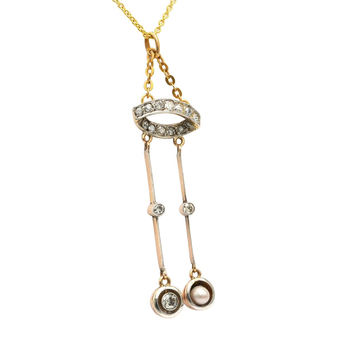 Pendentif en or jaune, perle et diamants