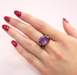 Bague Cocktail en or jaune, améthyste et tsavorites