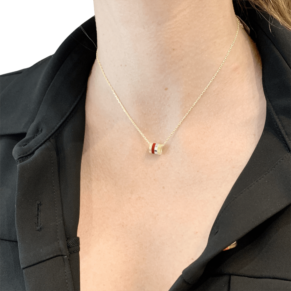 Collier Boucheron « Mini Bague Quatre Red Edition », 3 ors, céramique rouge.