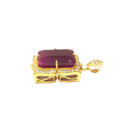 Pendentif en or jaune, rubis et diamants