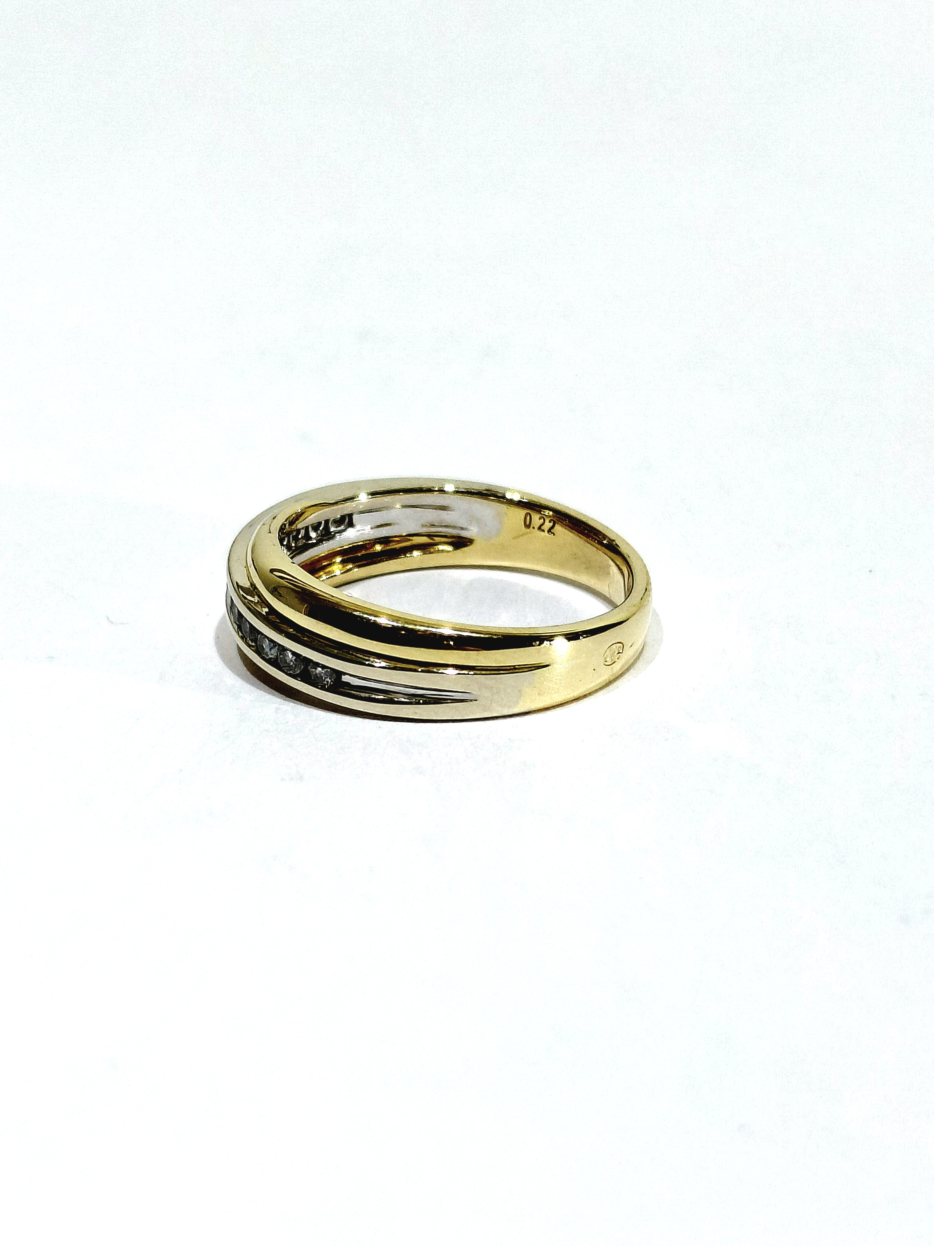 Bague en or jaune et diamants