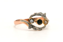 Bague en or jaune, émeraude, perles et diamants
