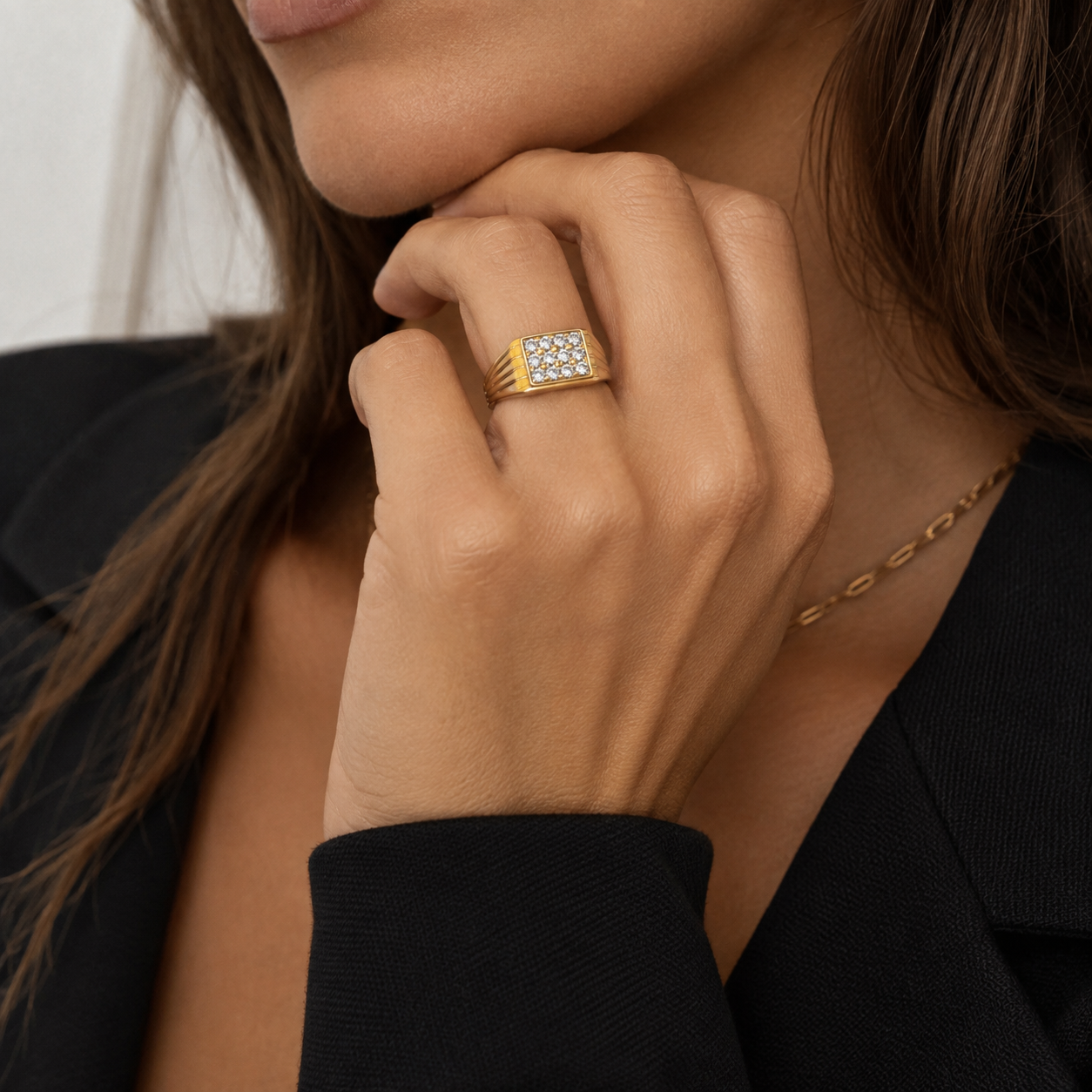 Bague Chevalière en or jaune et diamants