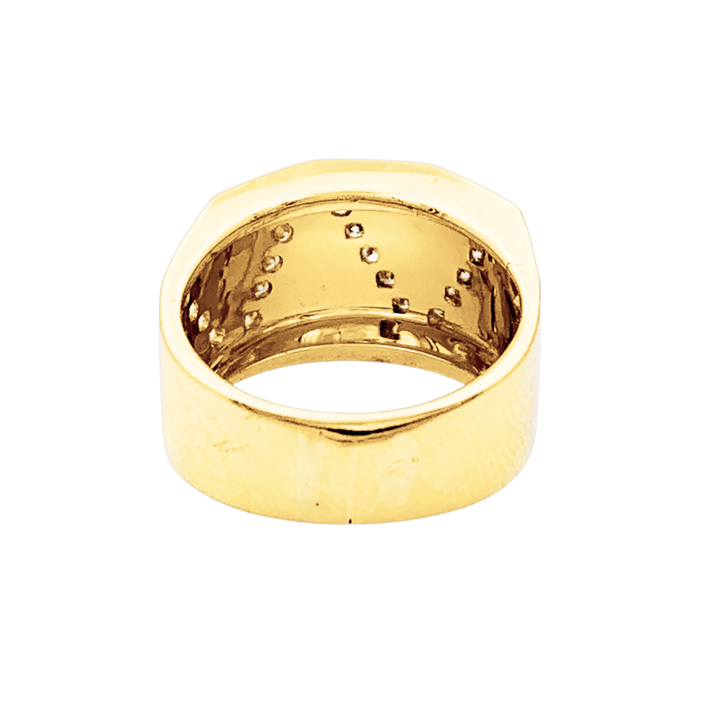 Bague or jaune et lignes de diamants.