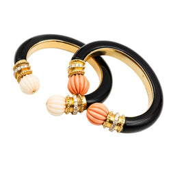 Bracelet Jonc BOUCHERON en or jaune, corail, onyx et diamants