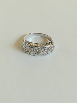 Bague Ancienne Jarretière en or blanc et diamants