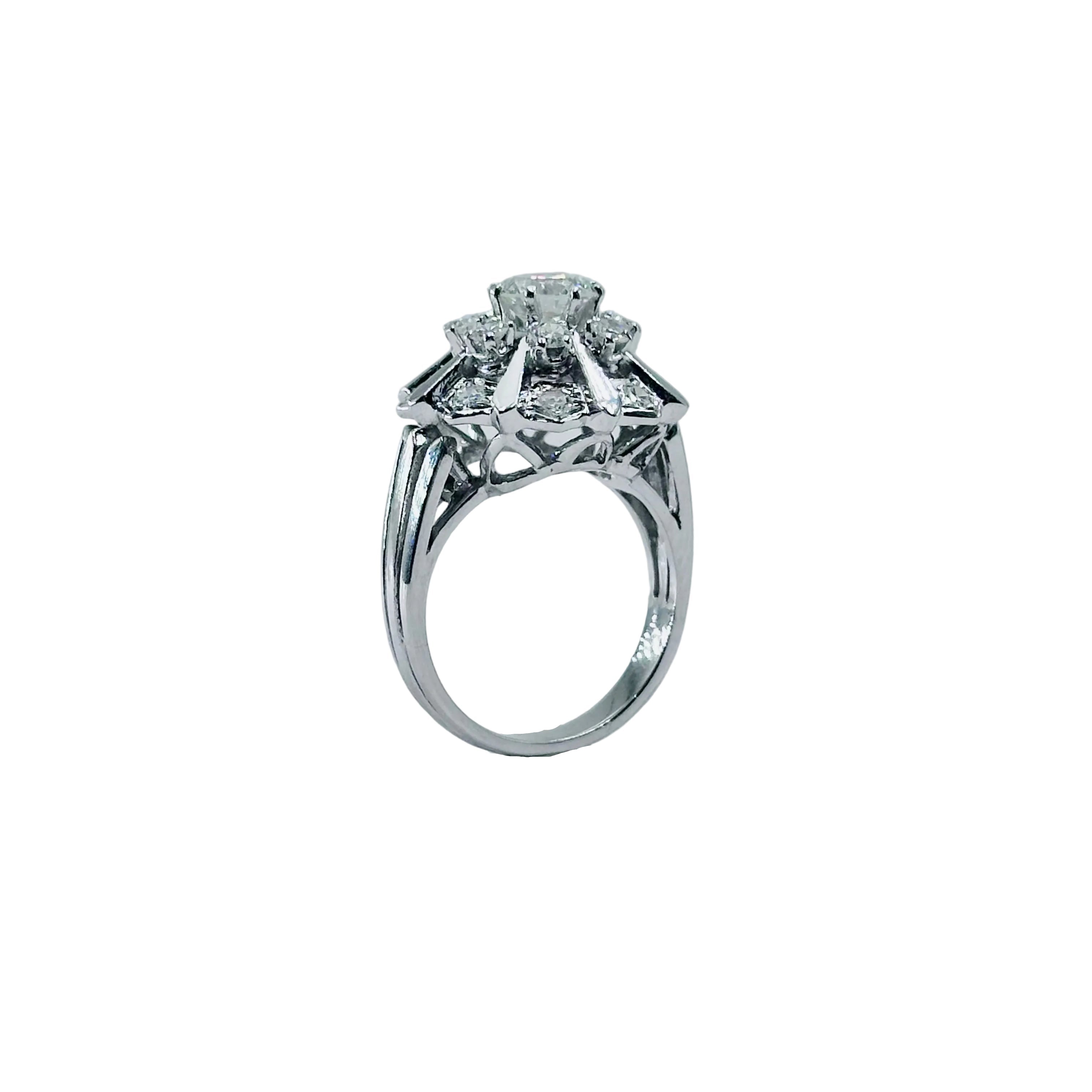 Bague Entourage en or blanc, platine et diamants