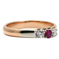 Bague Trilogie en or blanc, or jaune, rubis et diamants