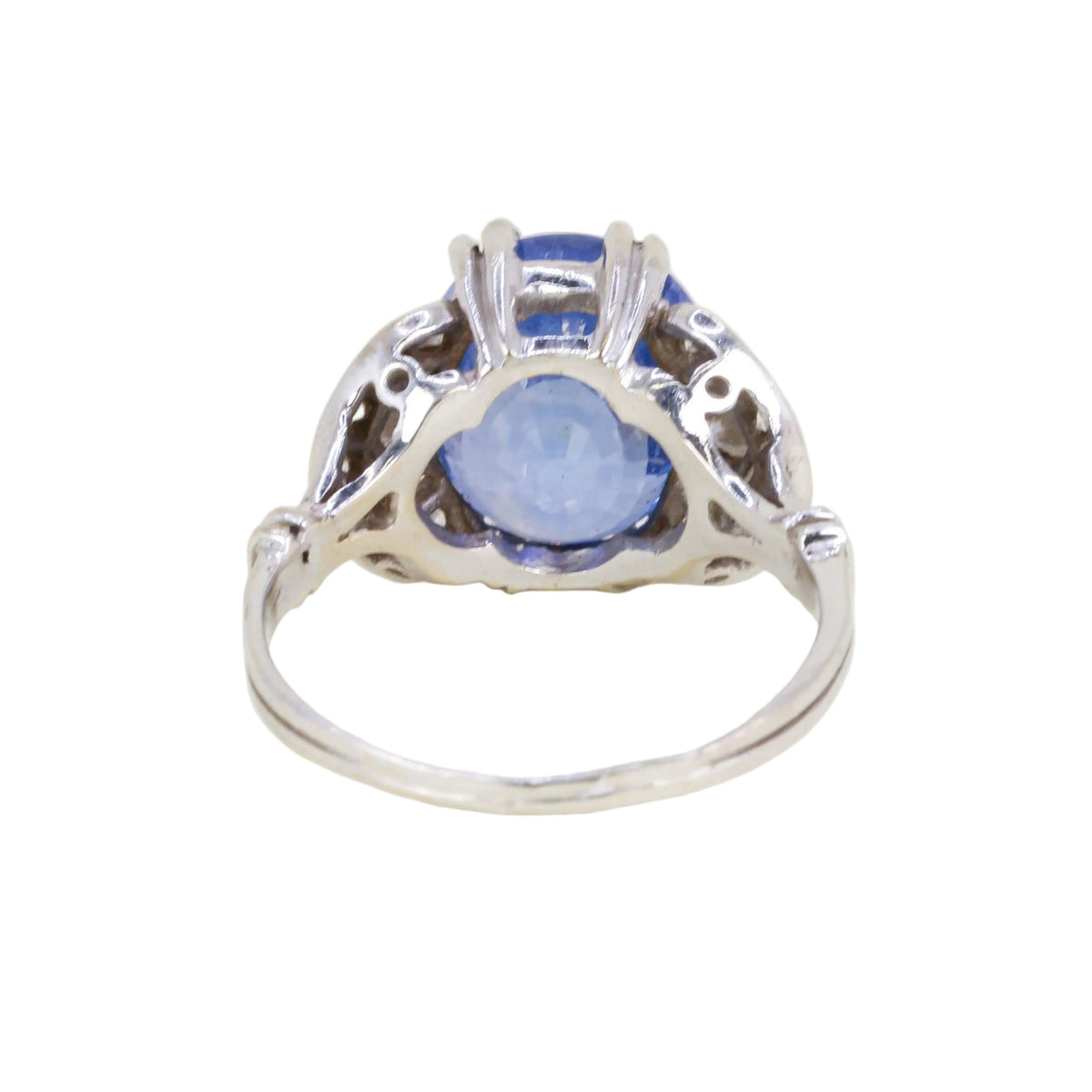 Bague en platine, saphir et diamants