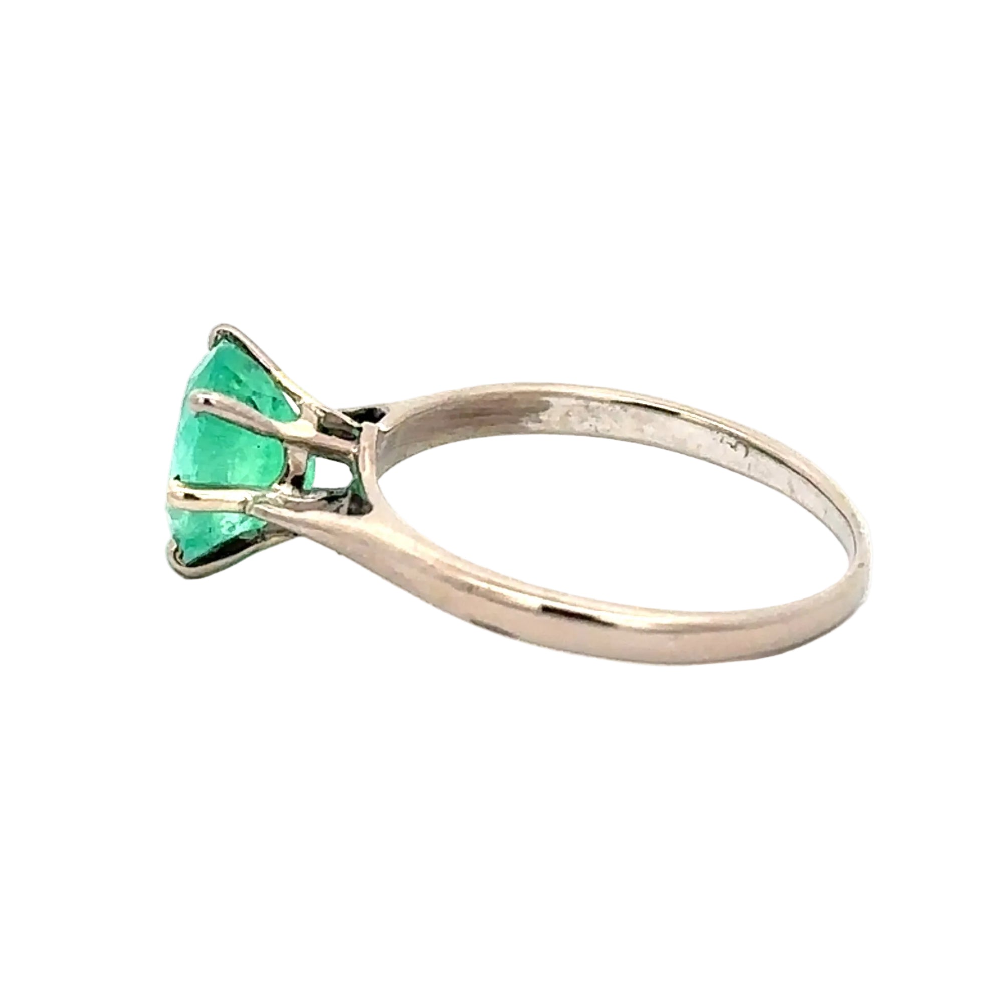 Bague Solitaire en or blanc et émeraude