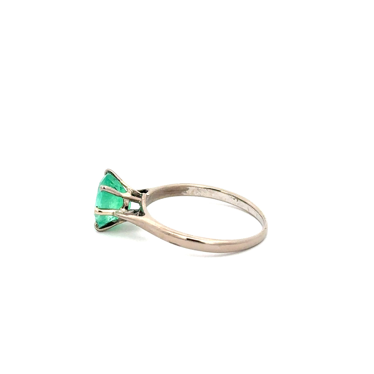 Bague Solitaire en or blanc et émeraude