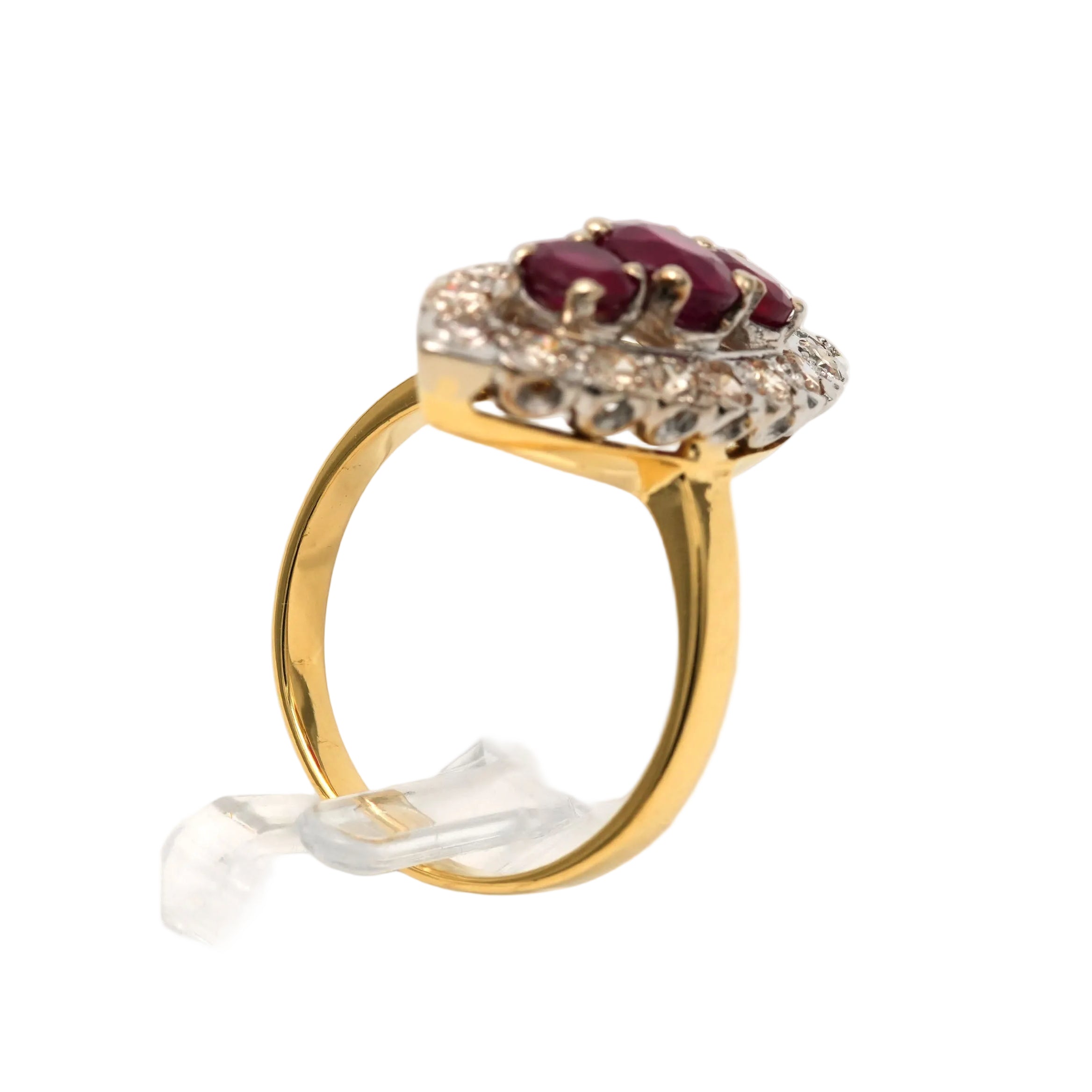 Bague Marquise en or blanc, or jaune, rubis et diamants