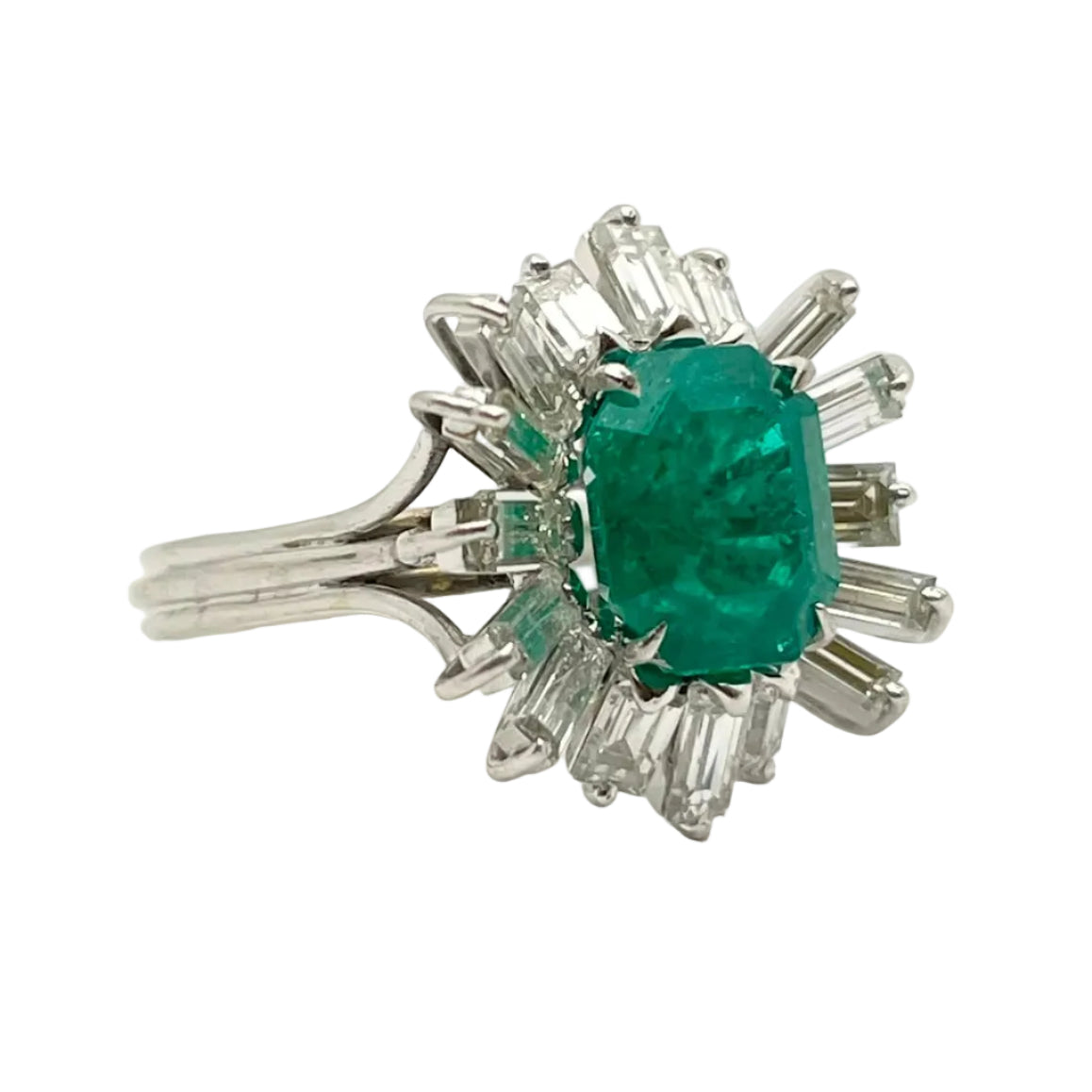 Bague Marguerite en or blanc, émeraude et diamants