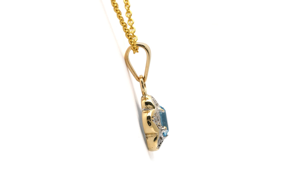 Pendentif en or blanc, or jaune, topaze et diamants