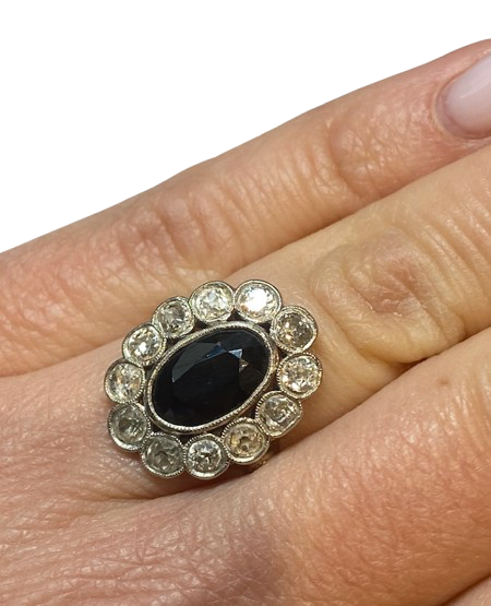 Bague Pompadour en platine, saphir et diamants