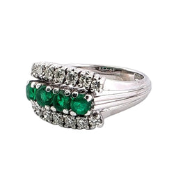 Bague en or blanc, émeraudes et diamants