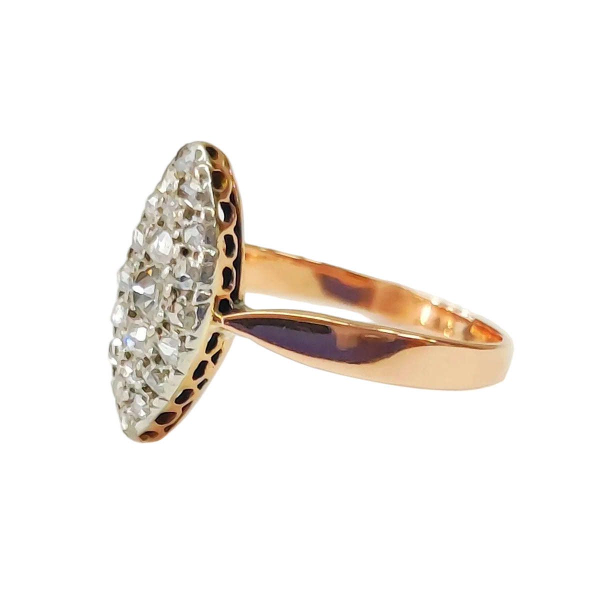 Bague Marquise en or rose, platine et diamants