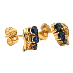 Boucles d'oreilles Puces en or jaune, saphirs et diamants