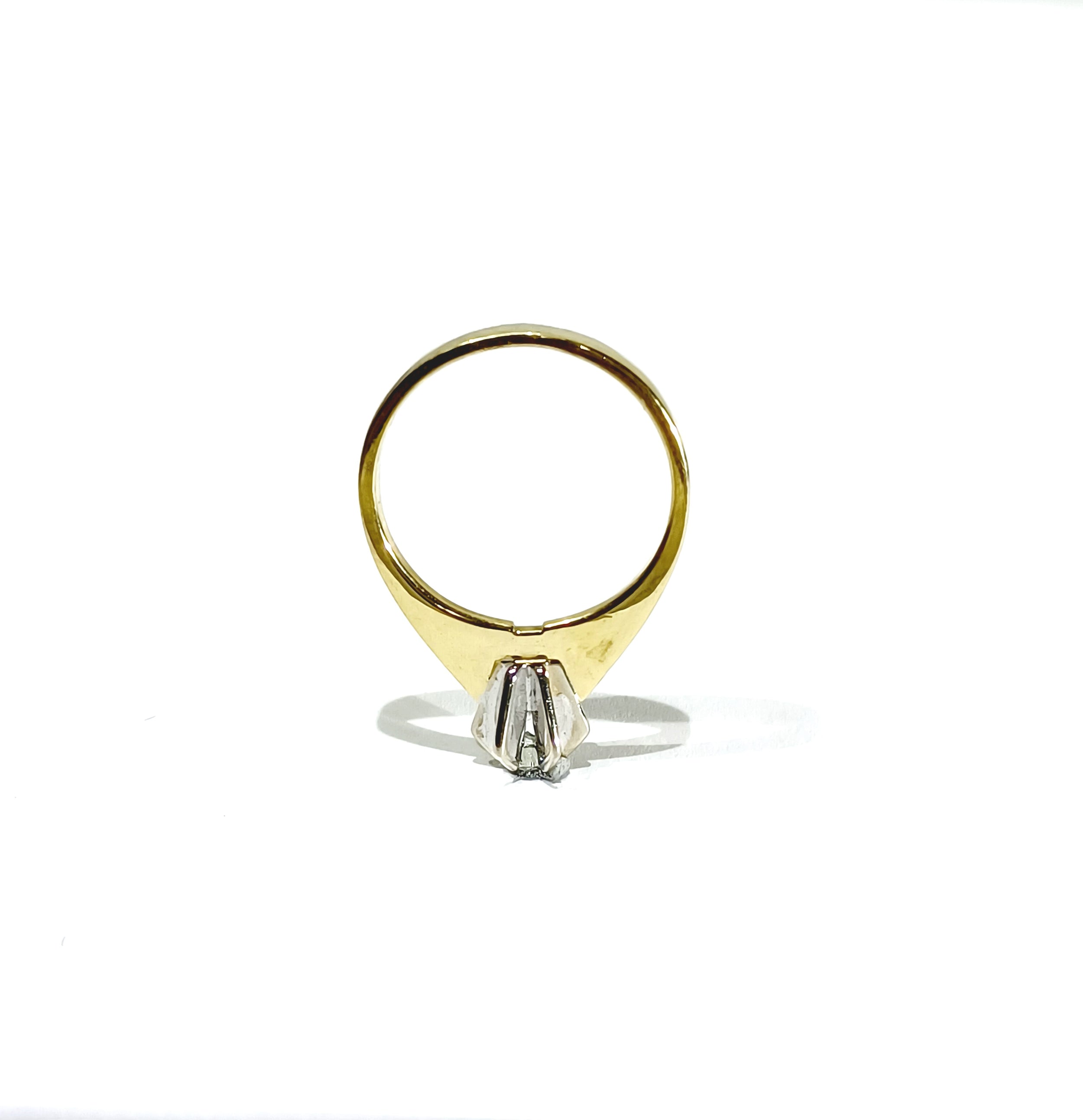 Bague Solitaire en or jaune et diamants