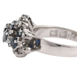 Bague en or blanc, saphirs et diamants