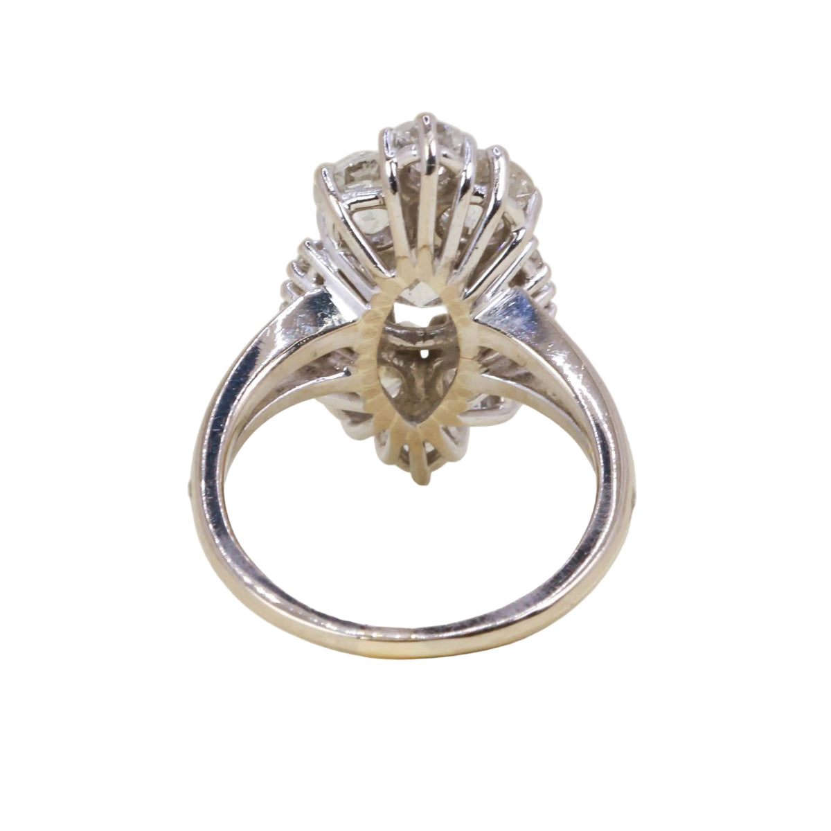 Bague Marquise en or blanc et diamants