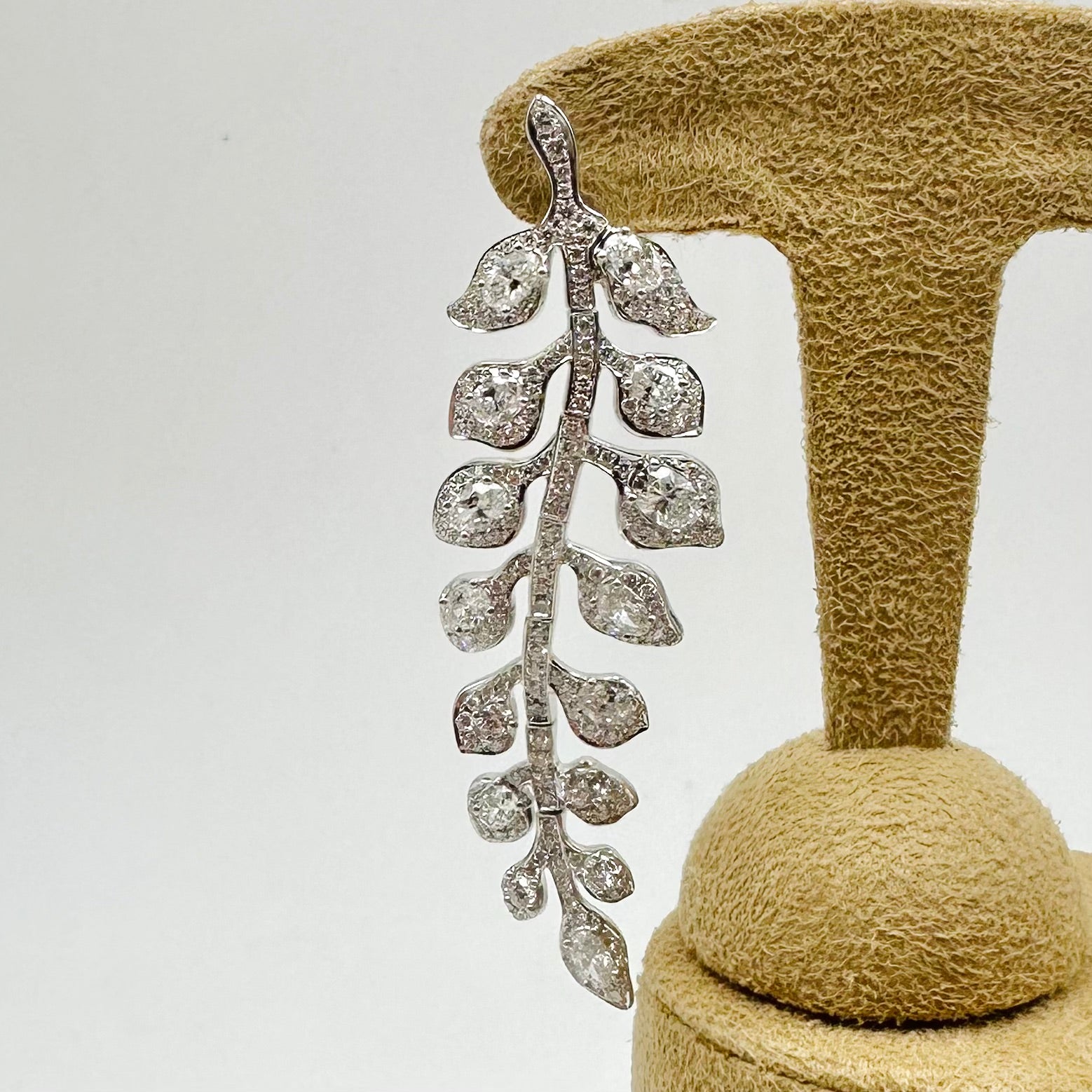 Boucles d'oreilles Pendantes en or blanc et diamants