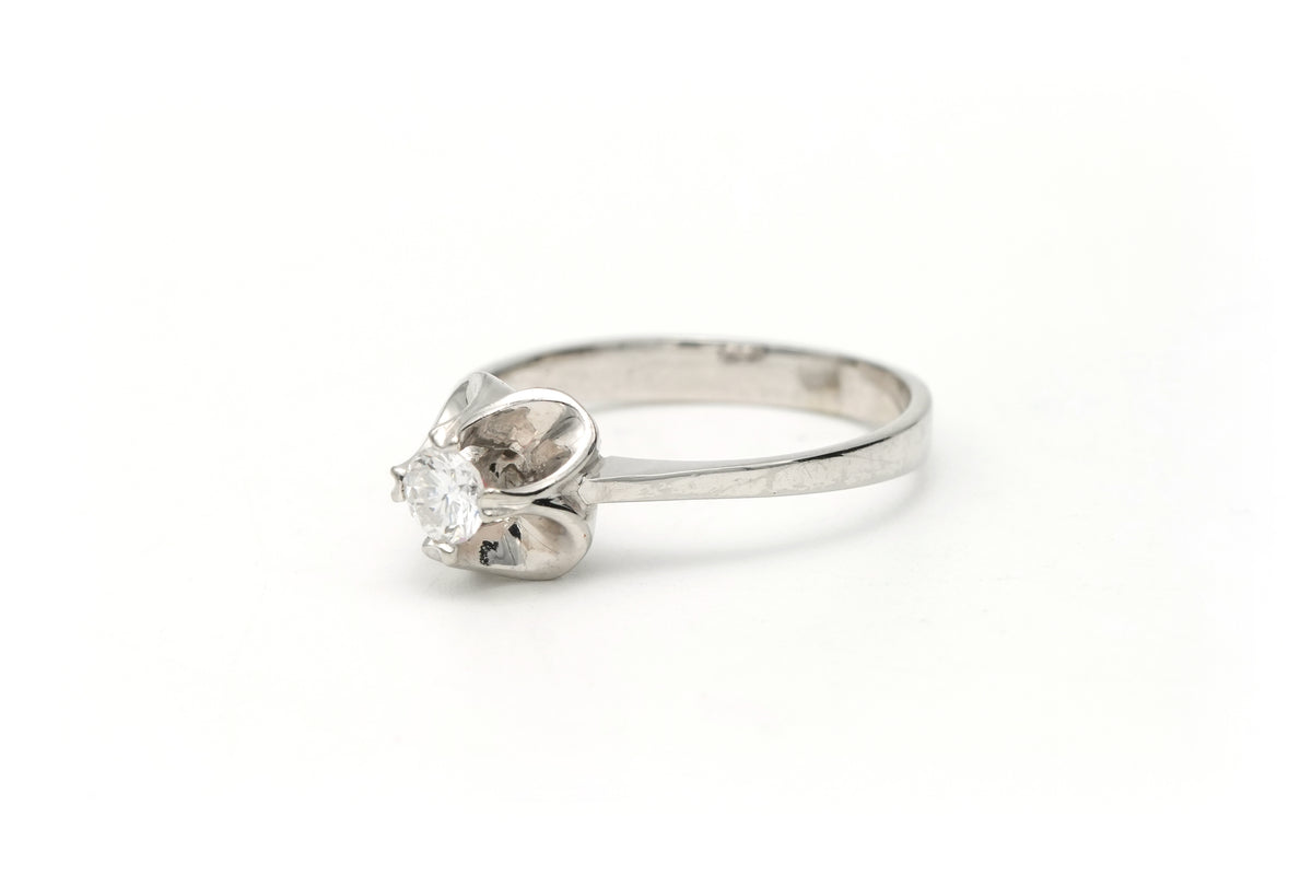 Bague Solitaire en or blanc et diamant