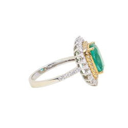 Bague Entourage en or blanc, or jaune, émeraude et diamants