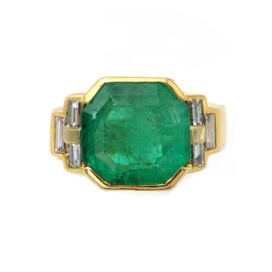 Bague en or jaune, émeraude et diamants