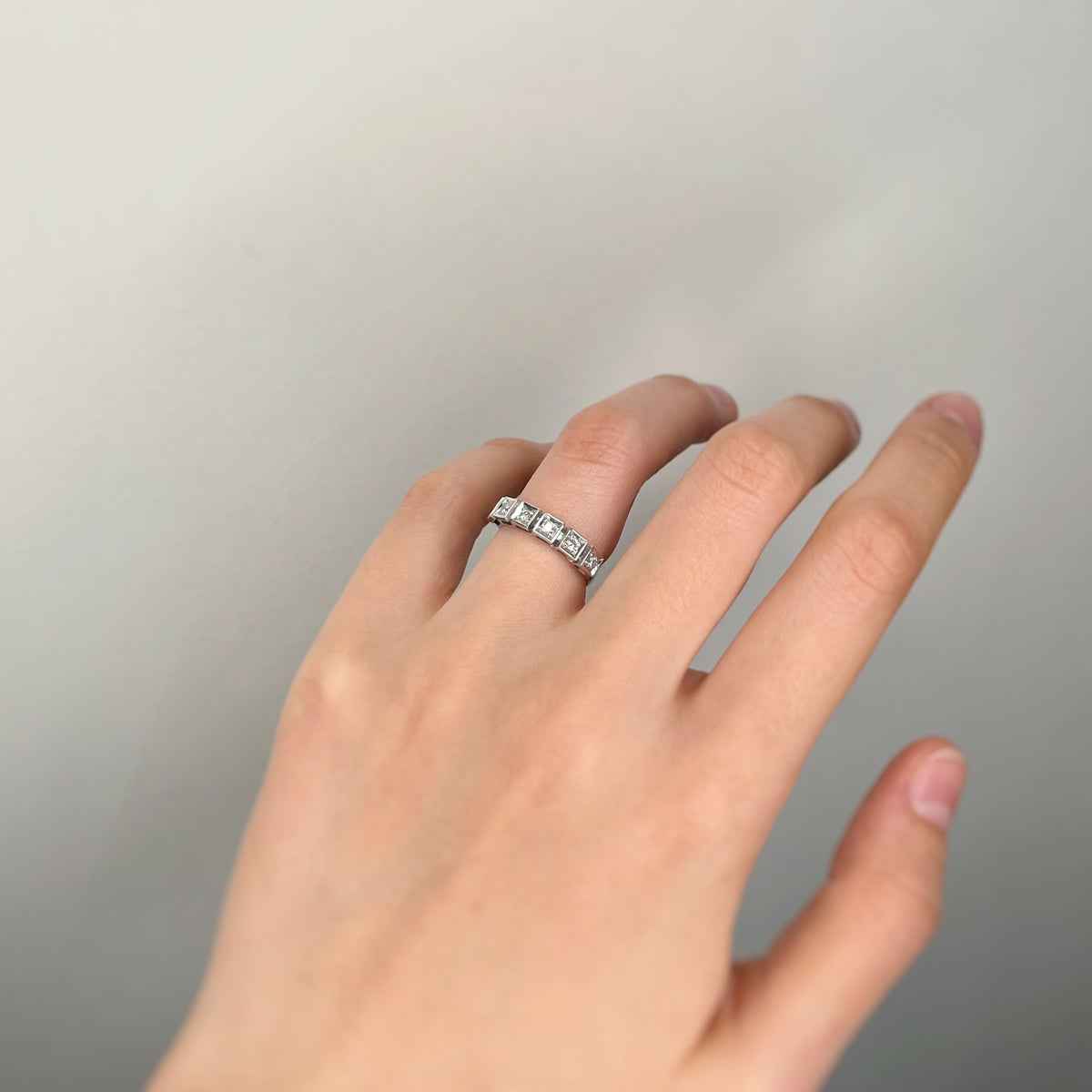 Bague Alliance en or blanc et diamants