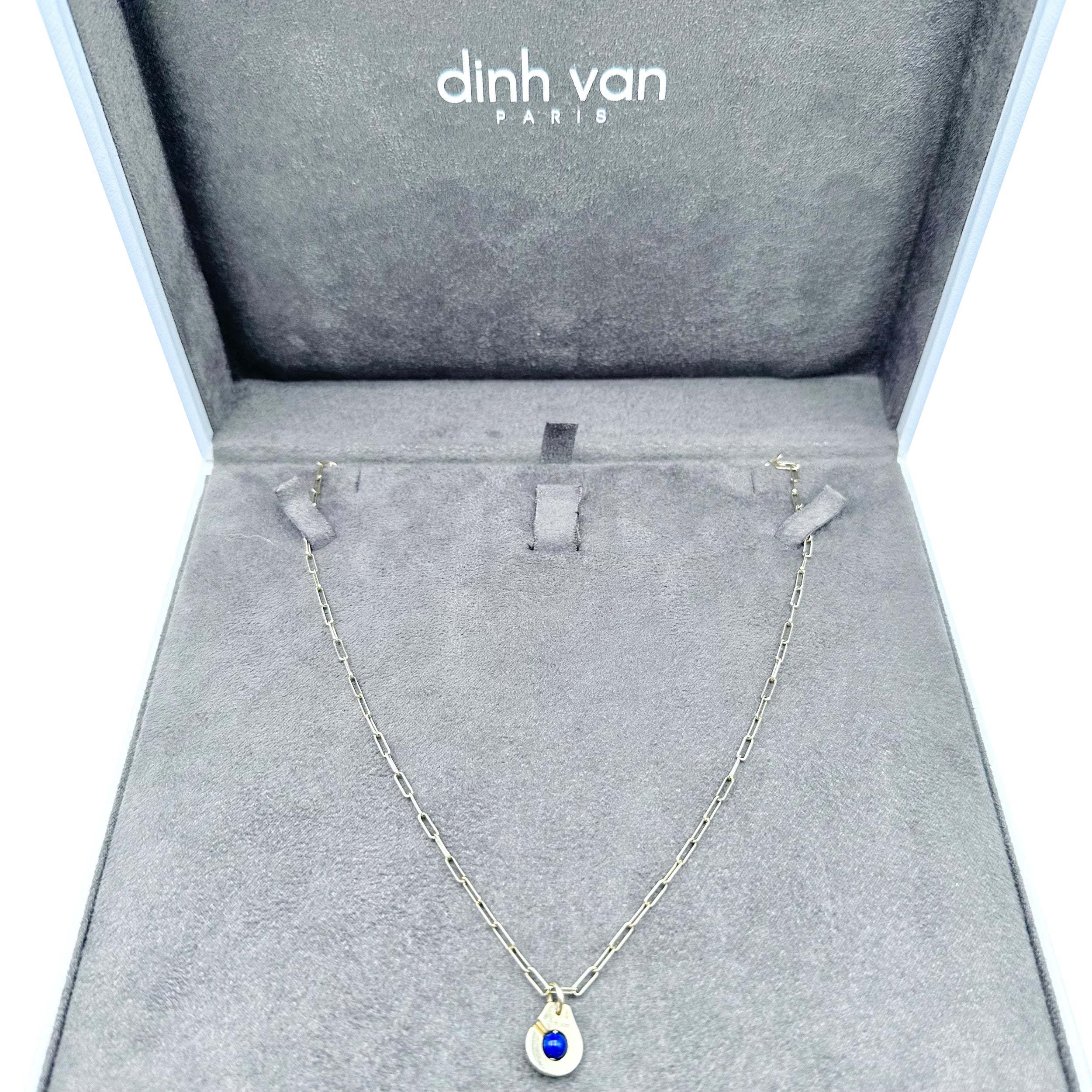 Collier Pendentif DINH VAN "Menottes R10" en or jaune et lapis lazuli