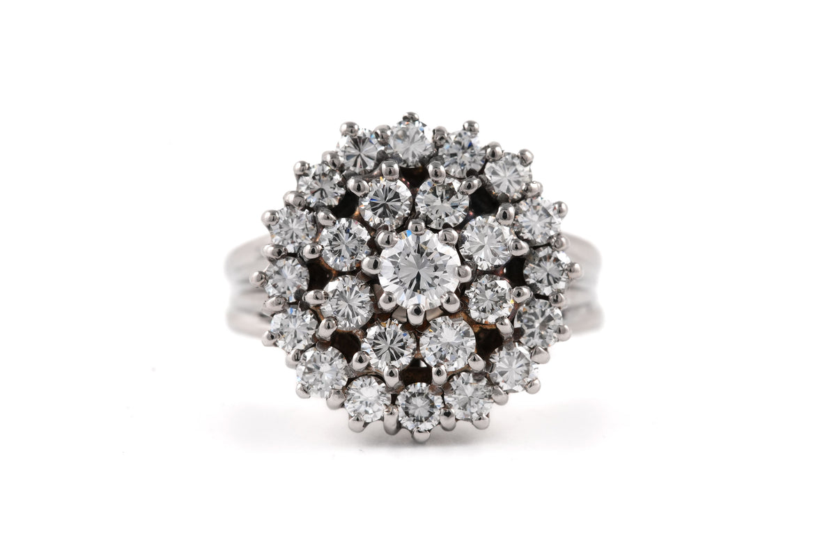 Bague Entourage en or blanc et diamants