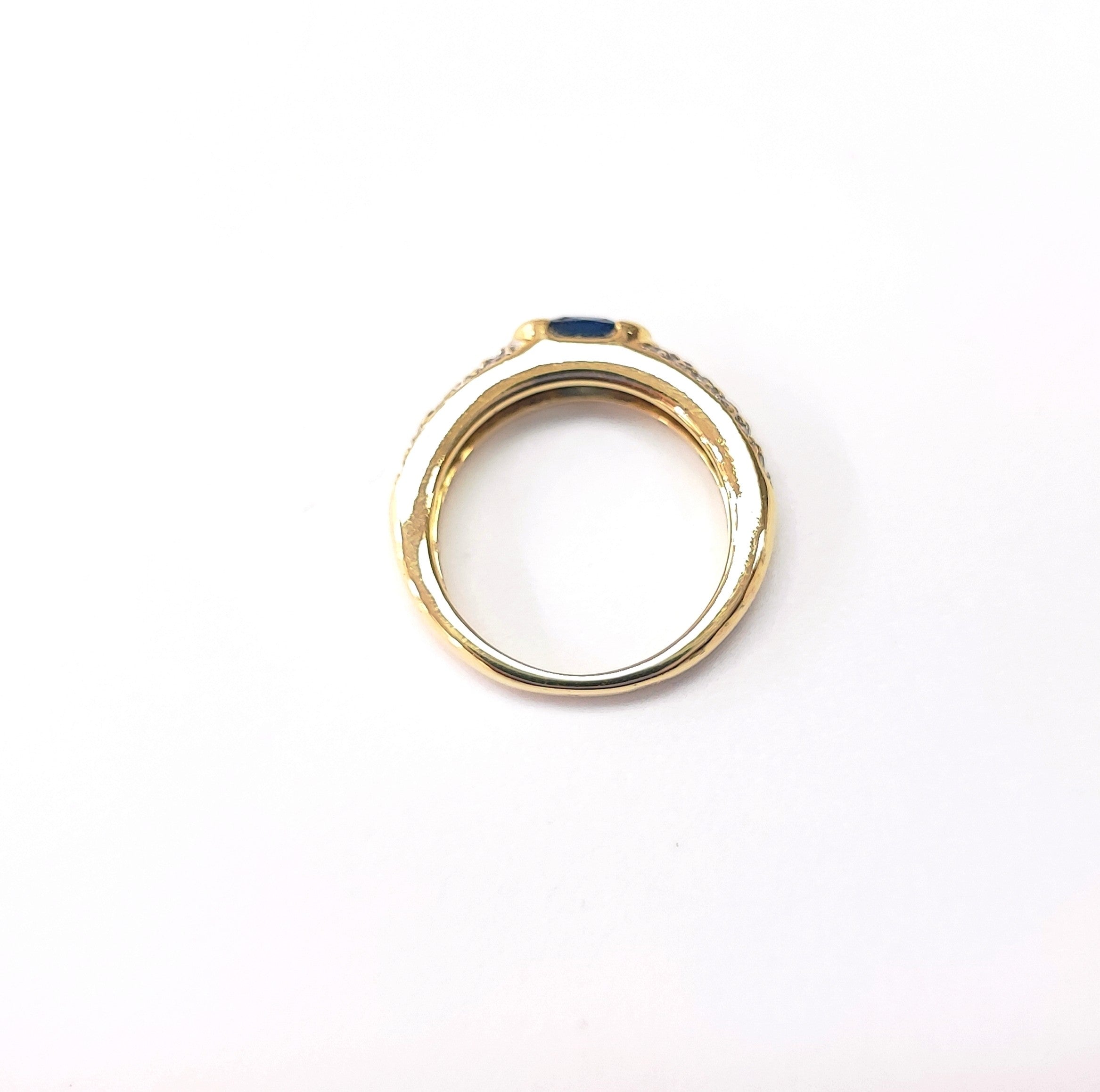 Bague Jonc en or jaune, saphir, et diamants