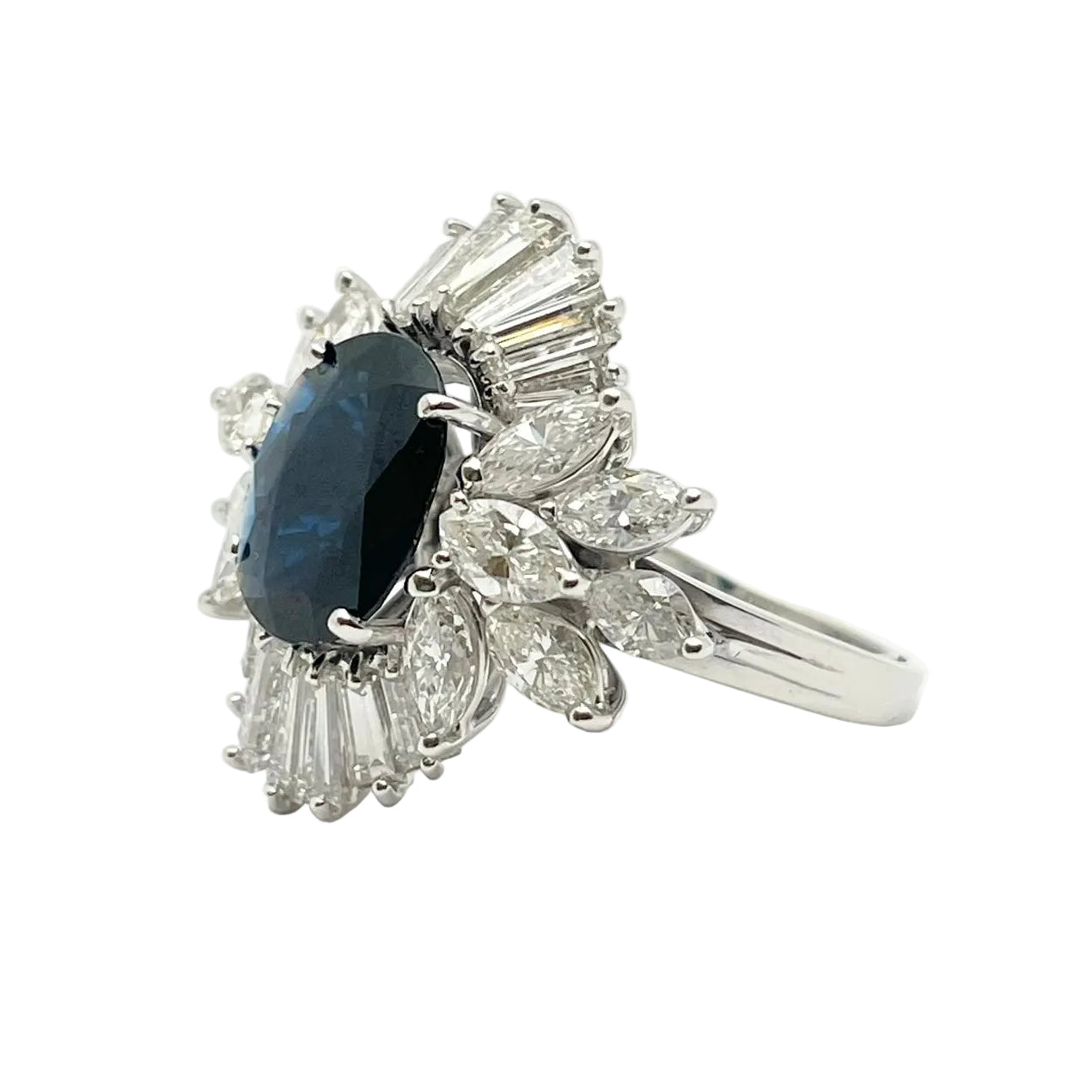 Bague en or blanc, saphir et diamants